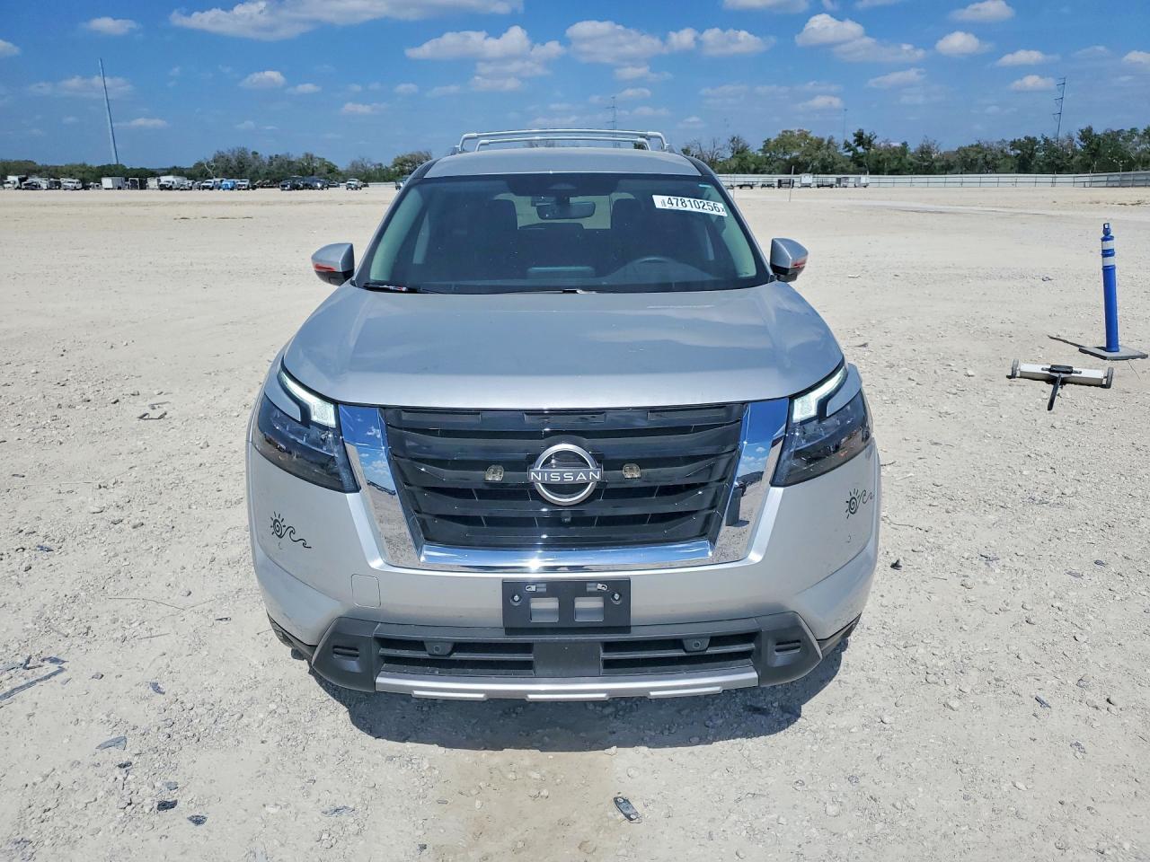 2025 Nissan Pathfinder Sl - zdjęcie 5