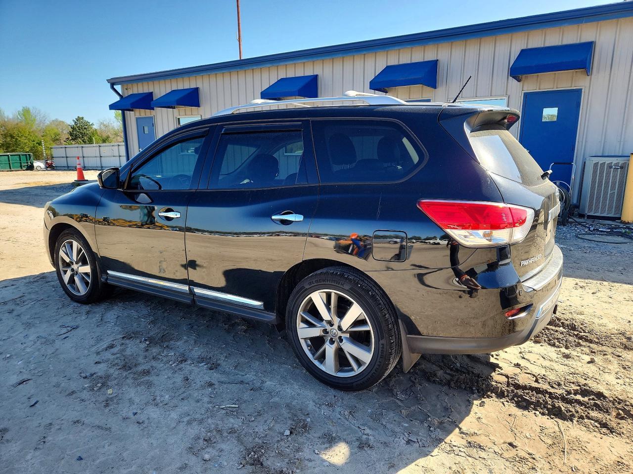 2014 Nissan Pathfinder Platinum - zdjęcie 2