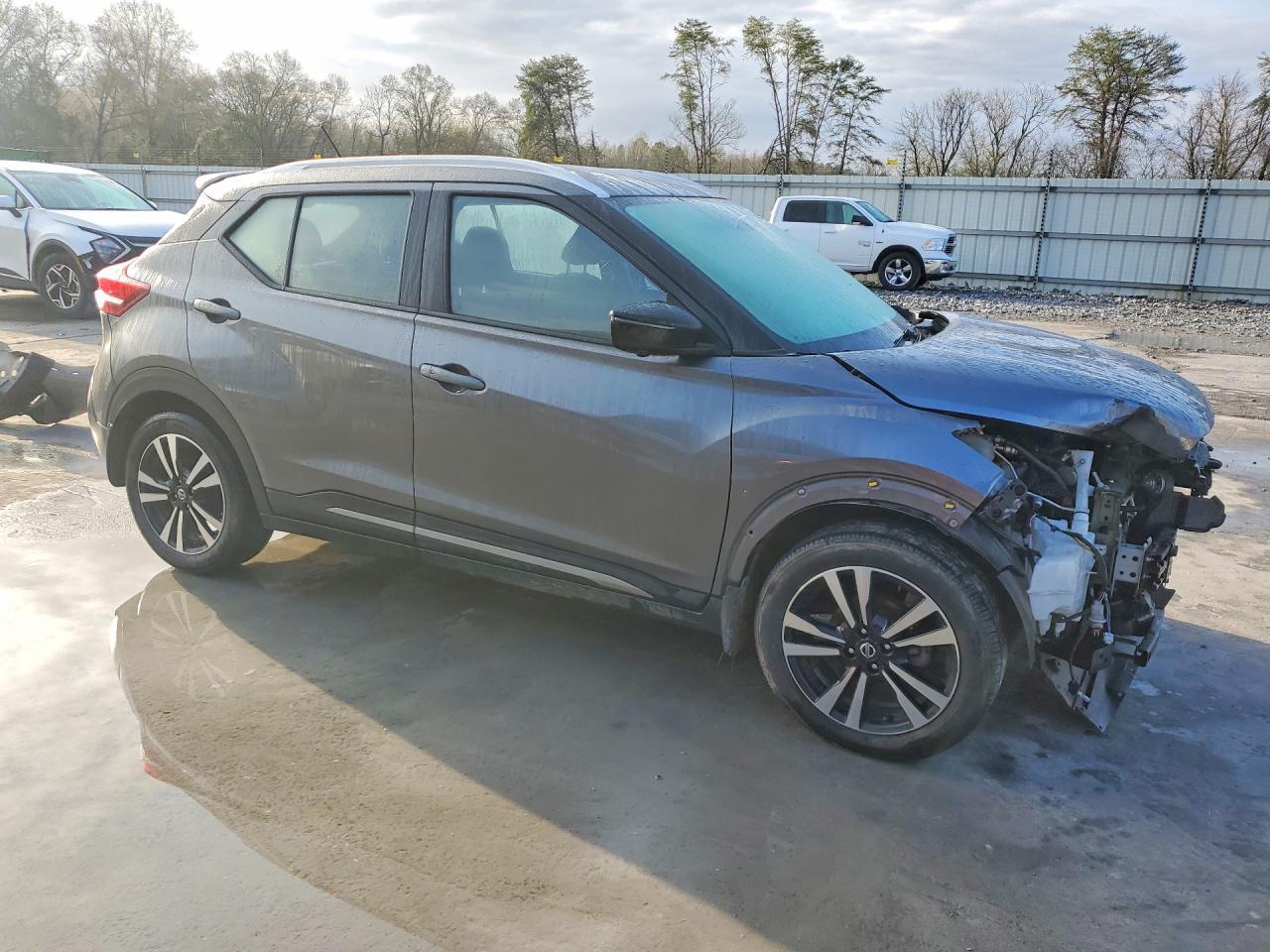 2019 Nissan Kicks Sr - zdjęcie 4