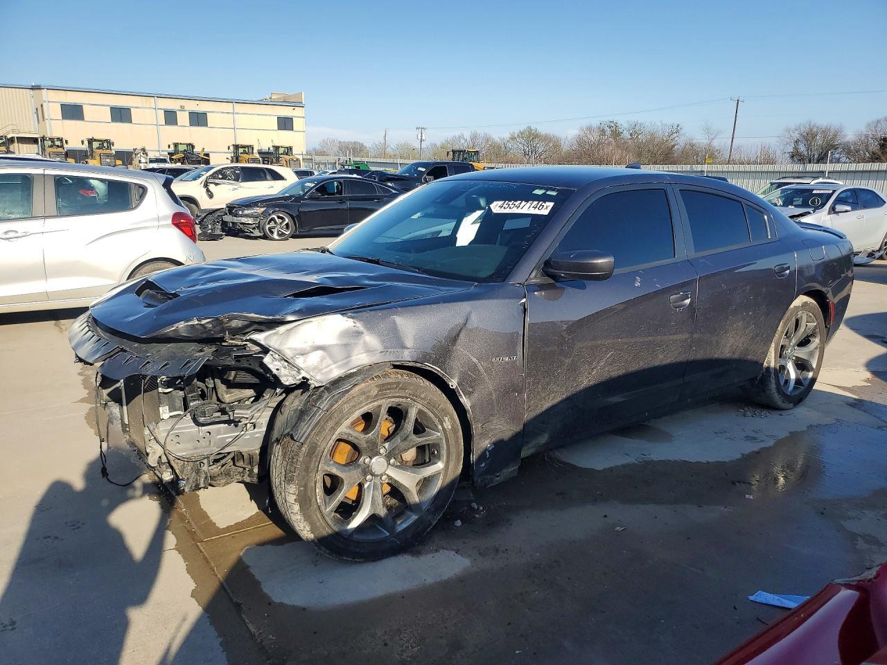 2016 Dodge Charger R - zdjęcie główne