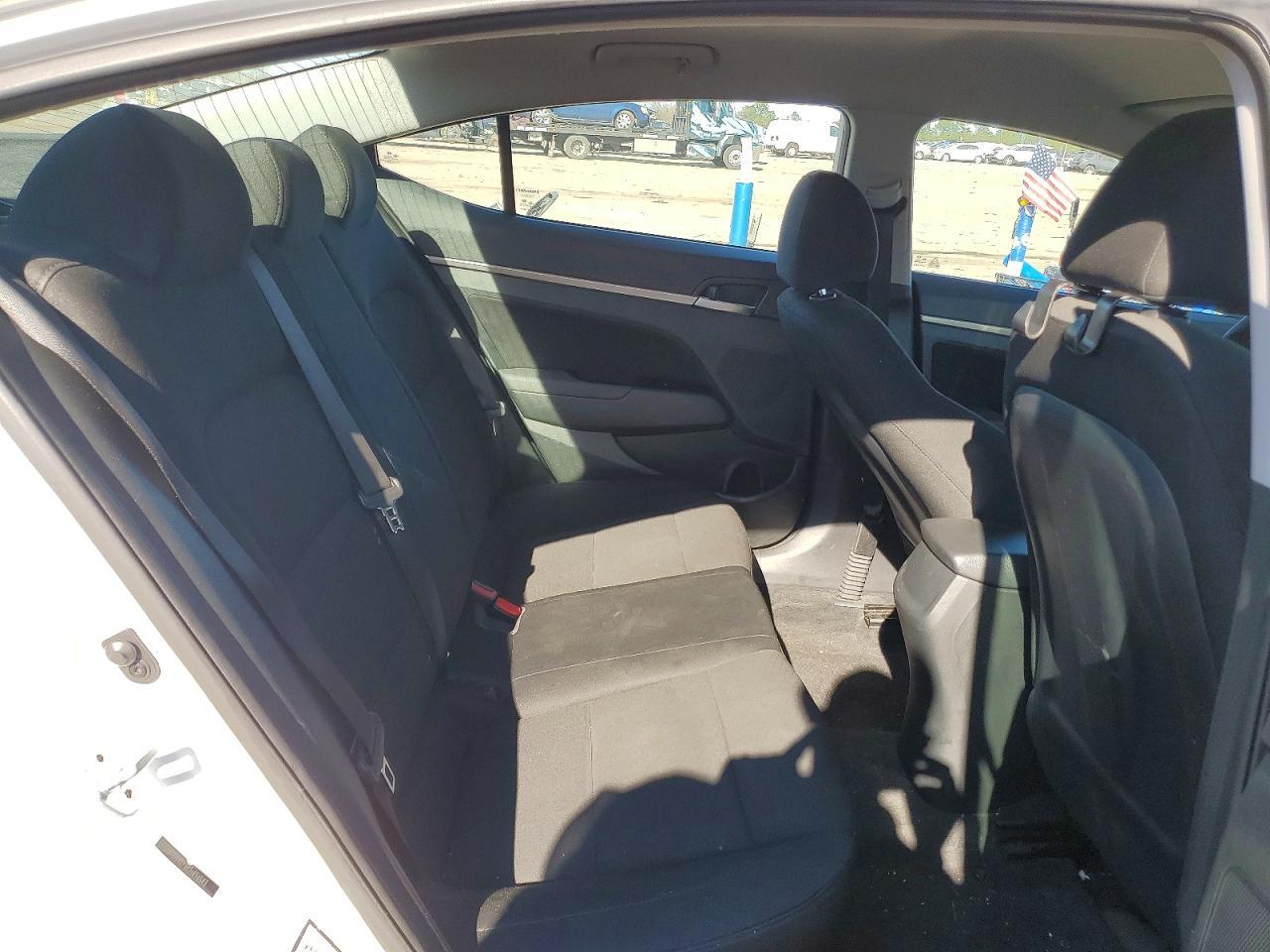 2019 Hyundai Elantra Sel - zdjęcie 10