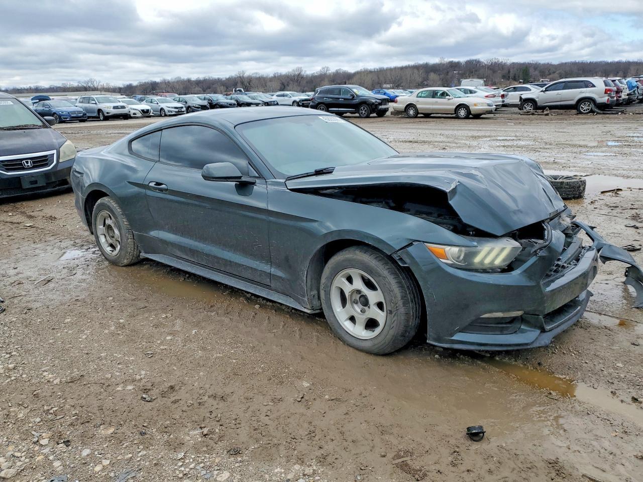 2015 Ford Mustang - zdjęcie 4