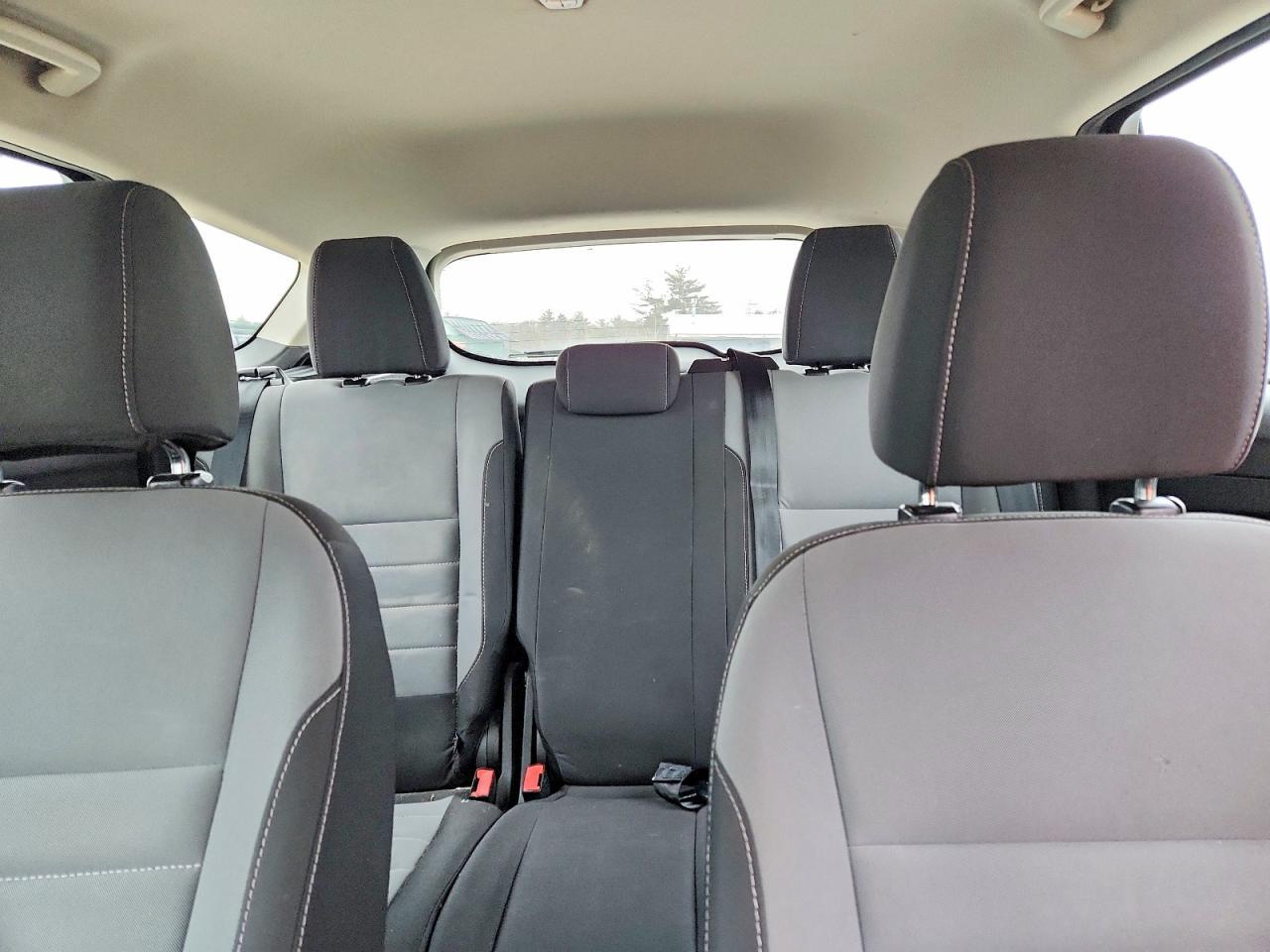 2017 Ford Escape S - zdjęcie 10