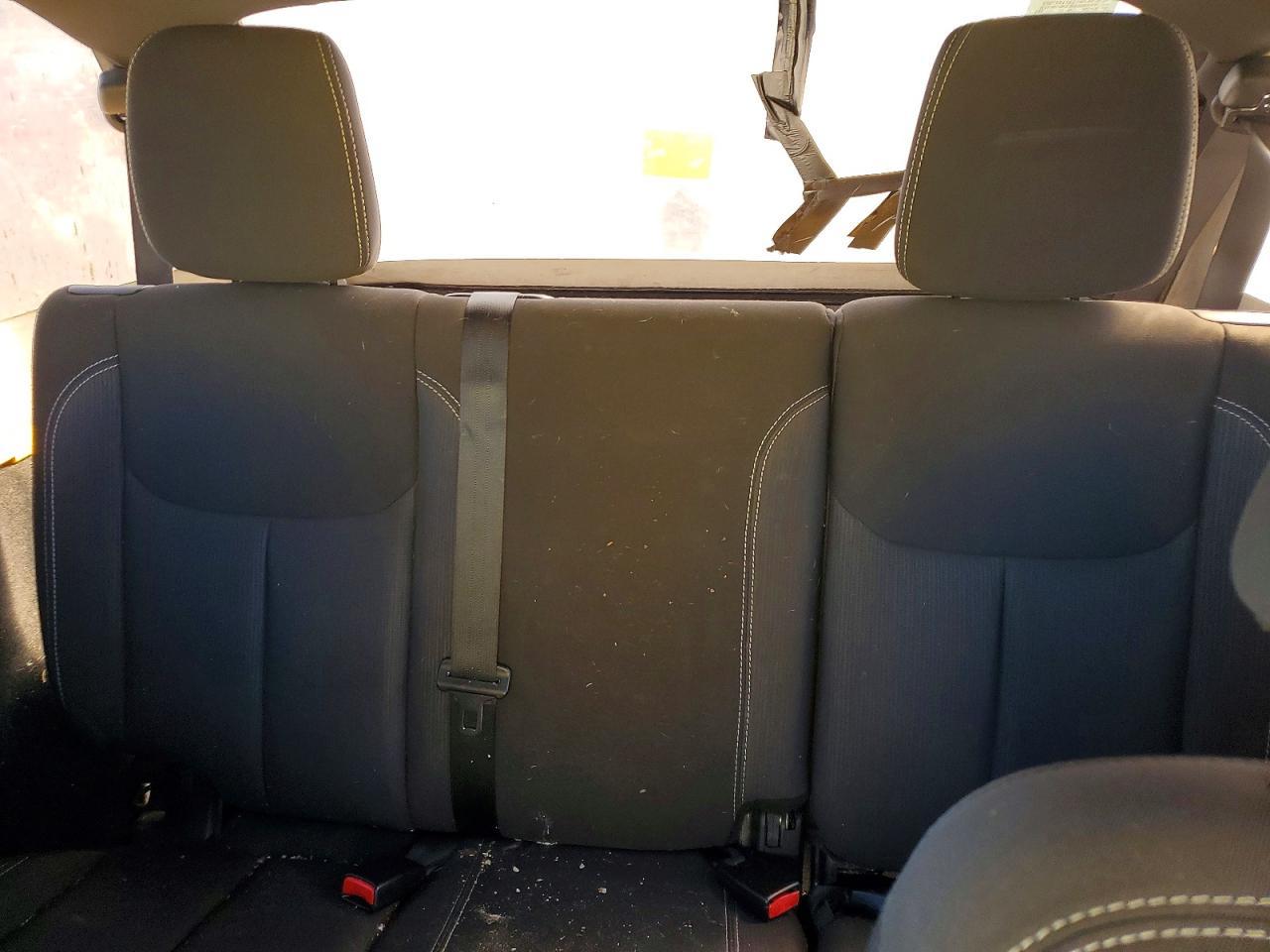 2015 Jeep Wrangler Unlimited Sahara - zdjęcie 10