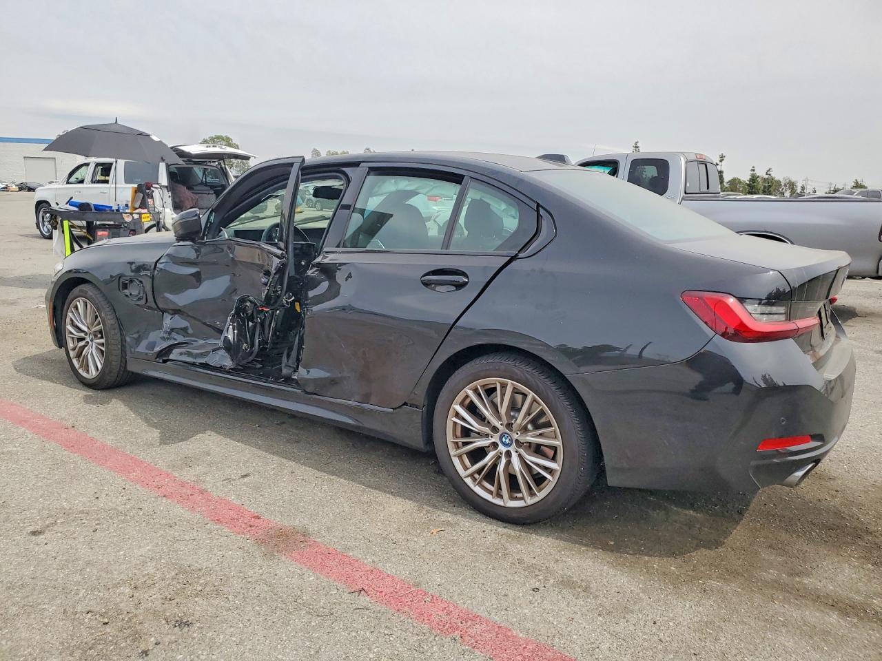 BMW Seria 3 - zdjęcie 2