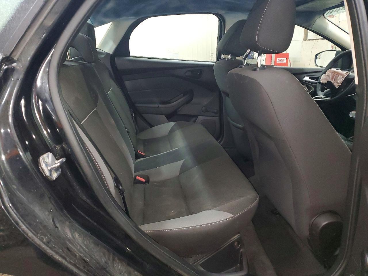 2013 Ford Focus S - zdjęcie 10