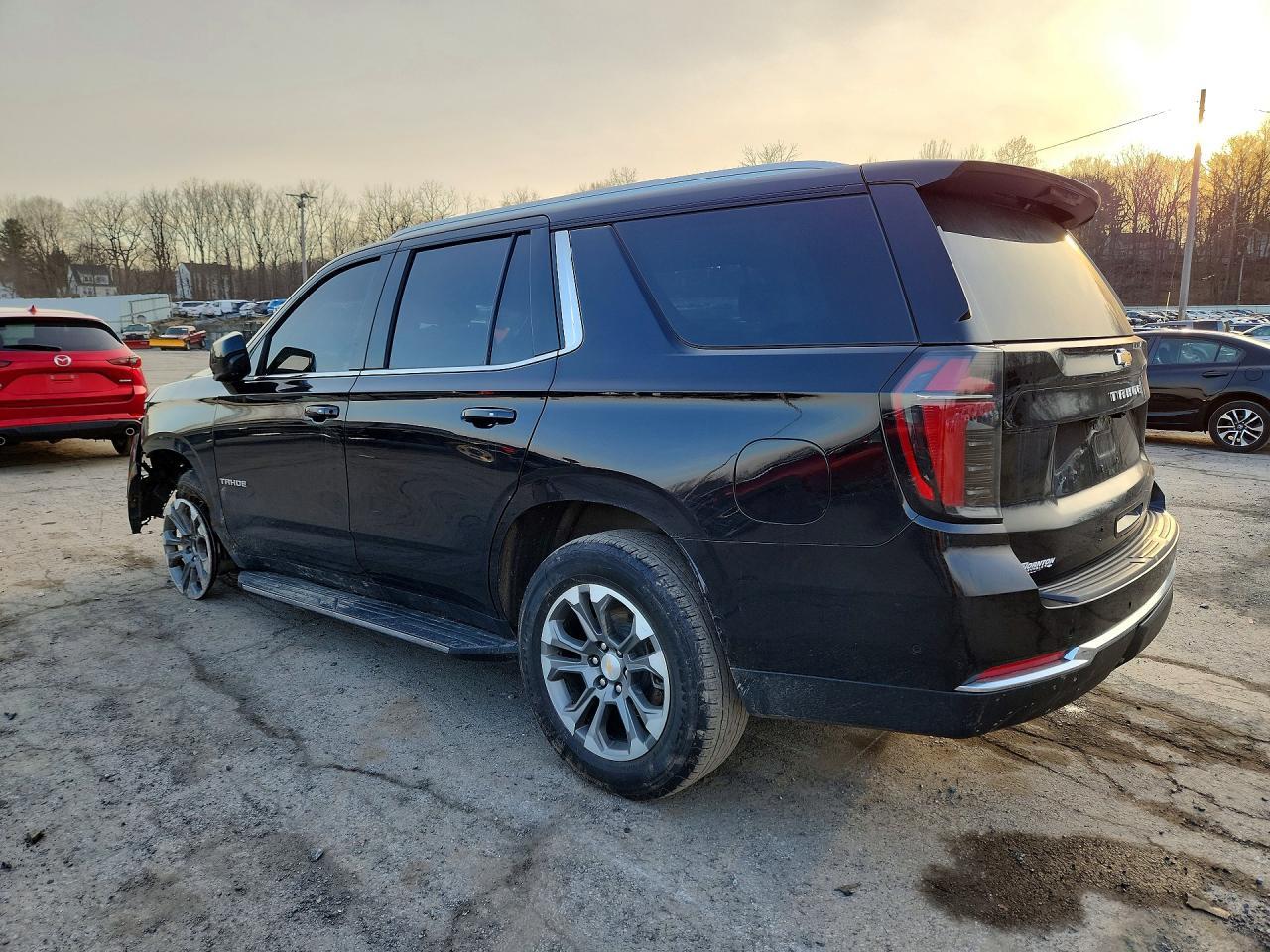 2025 Chevrolet Tahoe K1500 Ls - zdjęcie 2