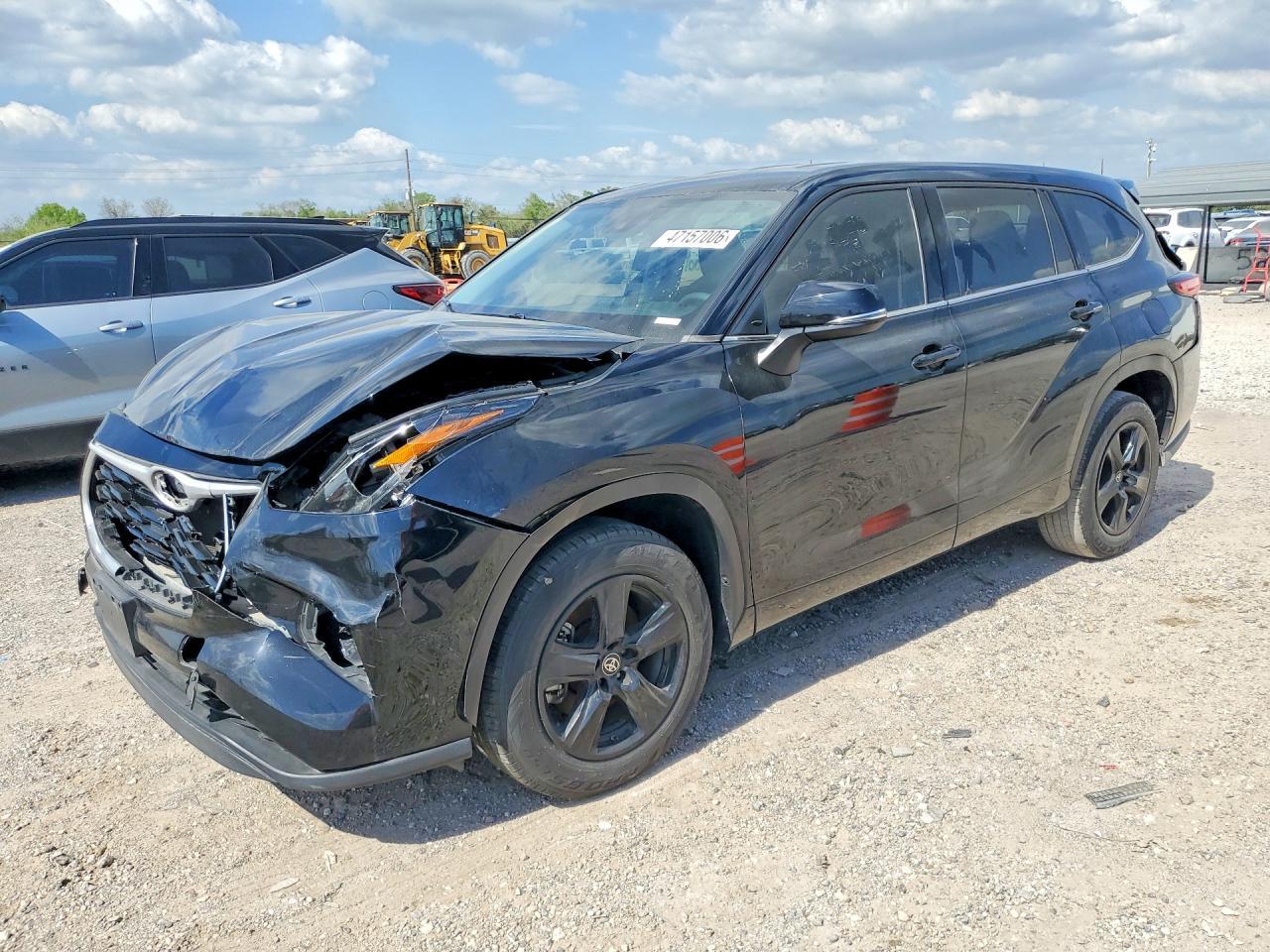 2022 Toyota Highlander L - zdjęcie główne