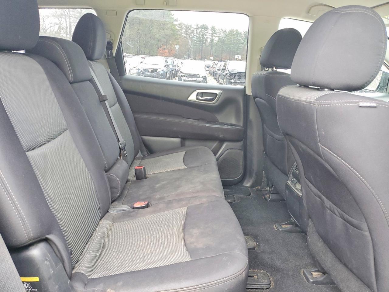 2017 Nissan Pathfinder S - zdjęcie 11