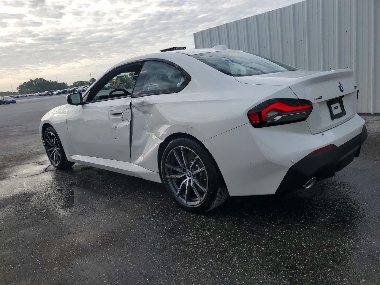 2026 BMW 230Xi - zdjęcie 2