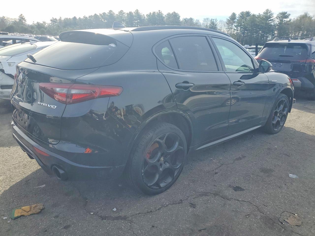 2023 Alfa Romeo Stelvio Ti - zdjęcie 3