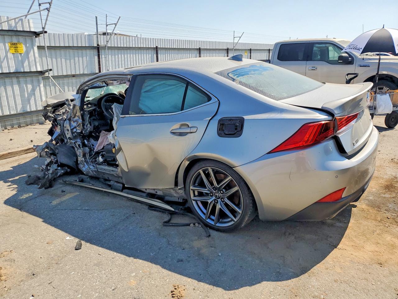 2019 Lexus Is 300 Base - zdjęcie 2