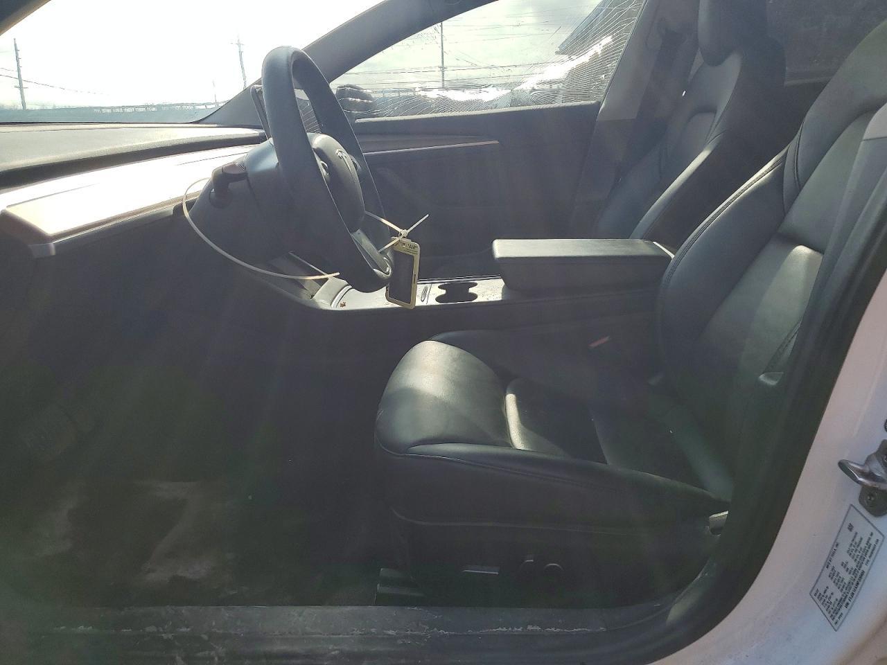 2022 Tesla Model 3 - zdjęcie 7