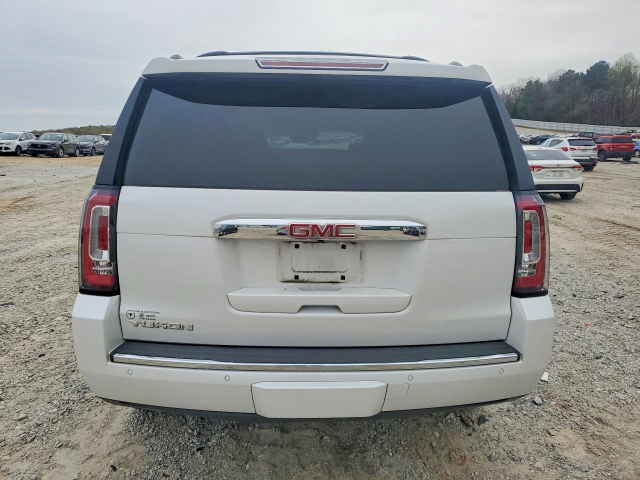 2019 GMC Yukon Denali - zdjęcie 6