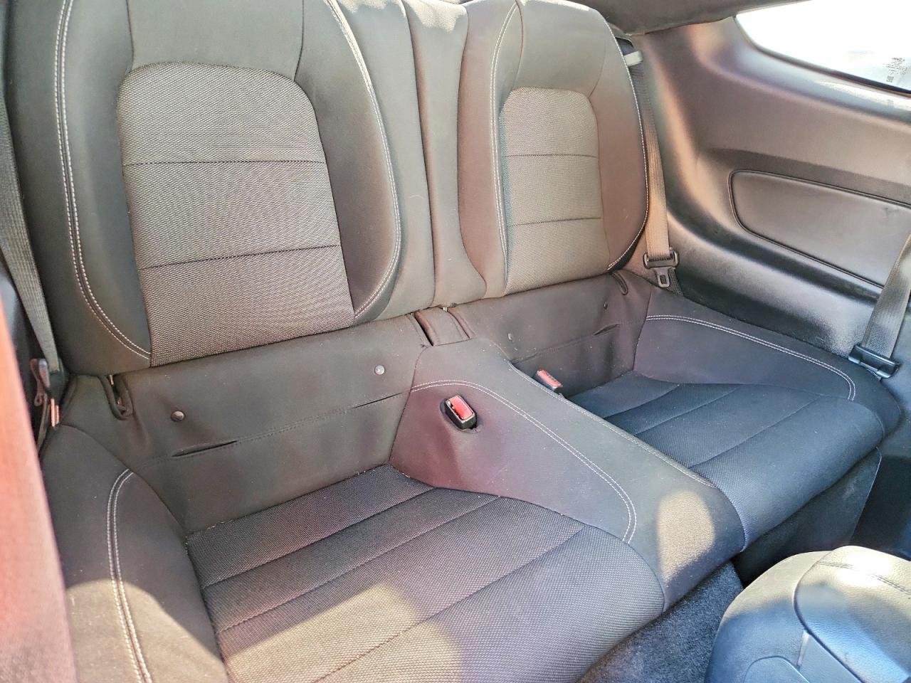 2015 Ford Mustang - zdjęcie 10