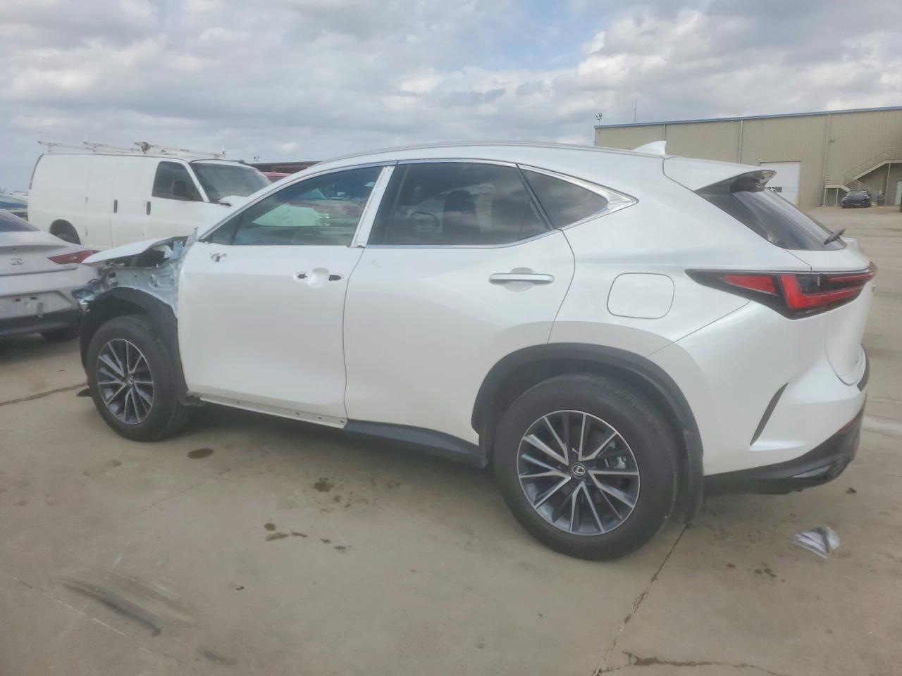 2025 Lexus Nx 250 Premium - zdjęcie 2
