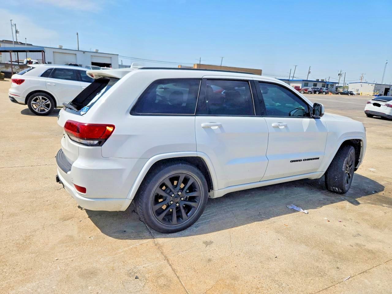 2019 Jeep Grand Cherokee Laredo - zdjęcie 3