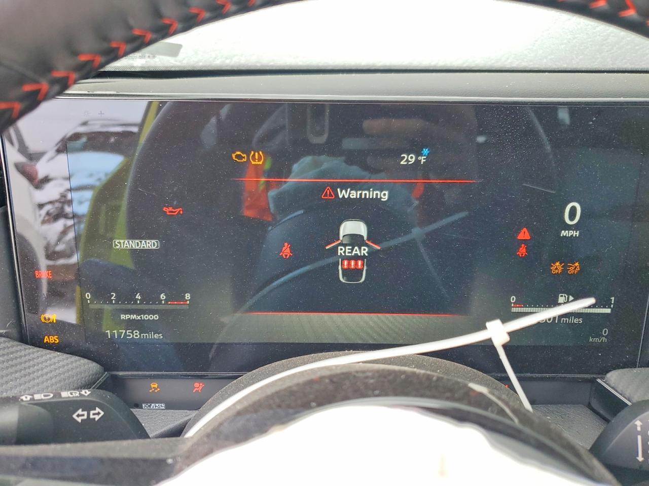 2025 Nissan Kicks Sr - zdjęcie 9