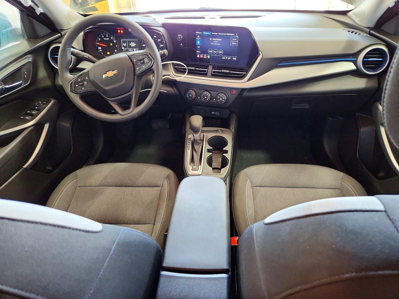 2024 Chevrolet Trax Ls - zdjęcie 8