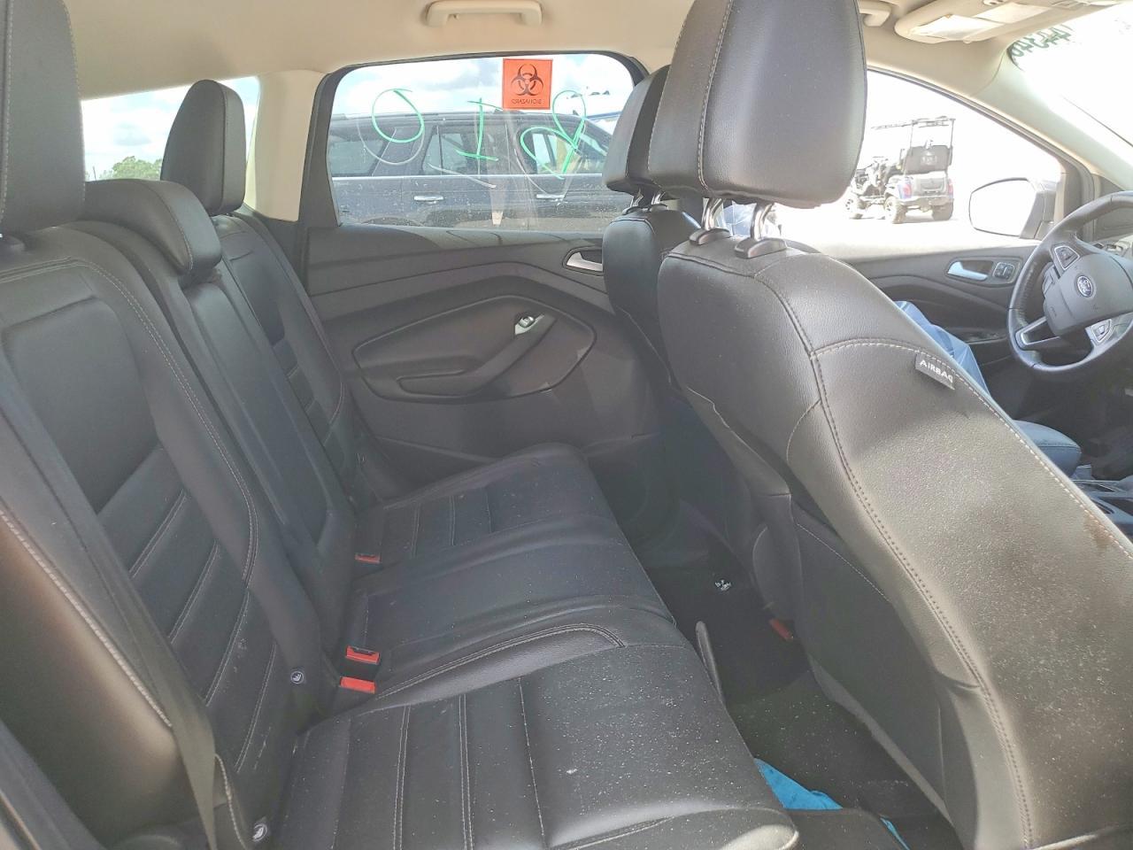 2017 Ford Escape Titanium - zdjęcie 11