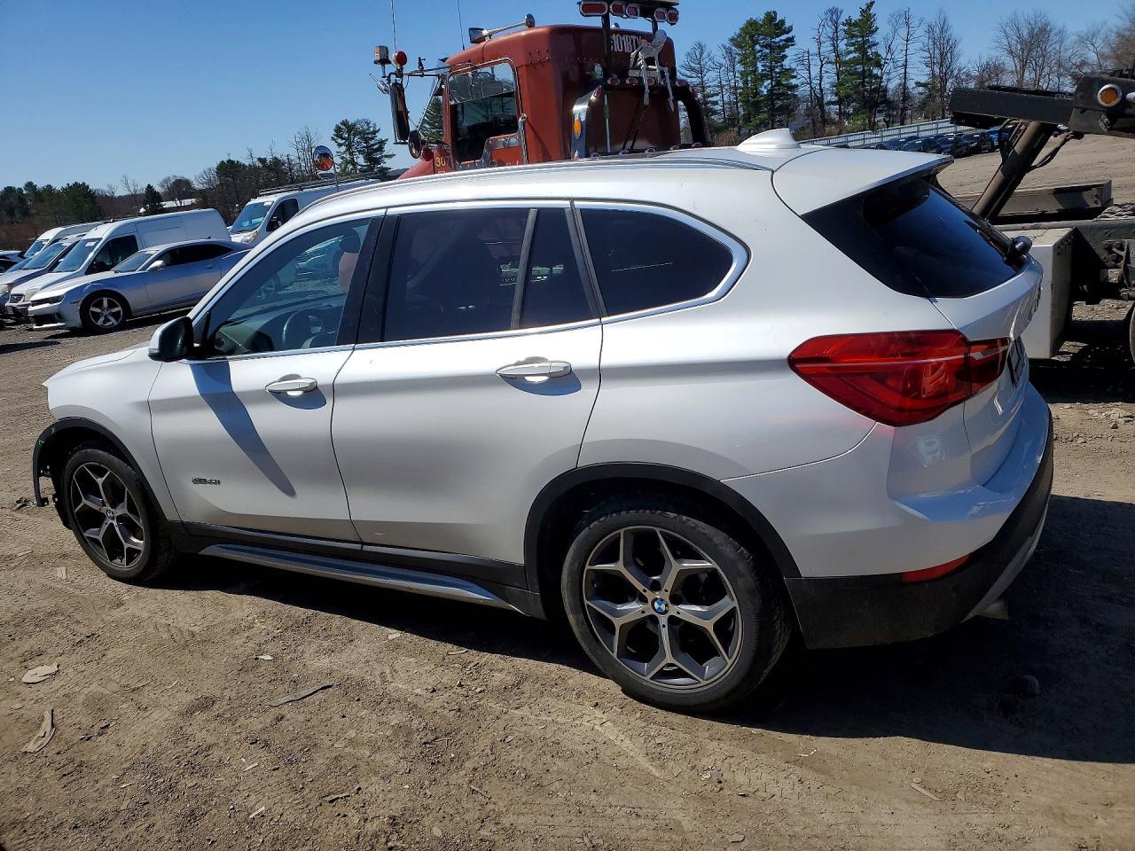 2016 BMW X1 xDrive28I - zdjęcie 2
