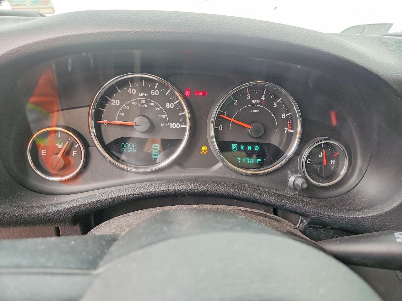 2015 Jeep Wrangler Unlimited Sahara - zdjęcie 9