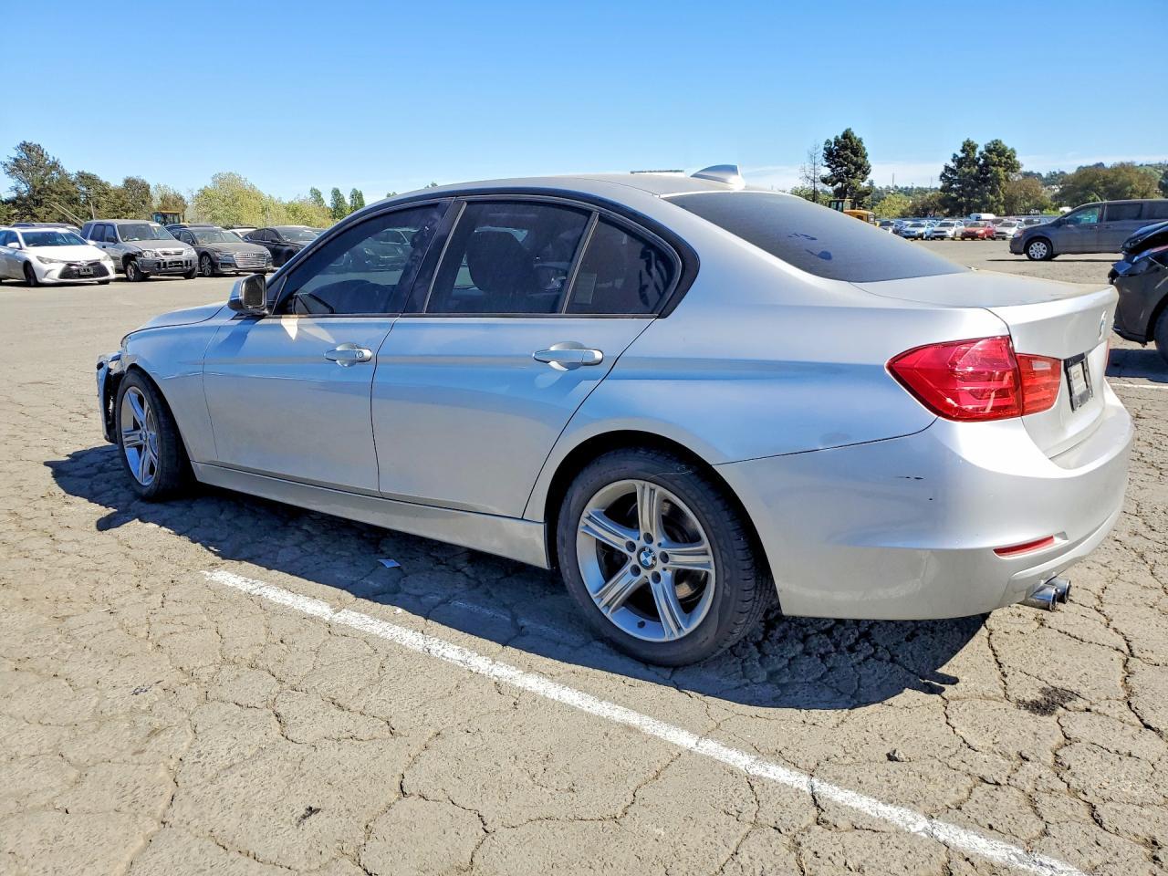 2013 BMW 328 I - zdjęcie 2