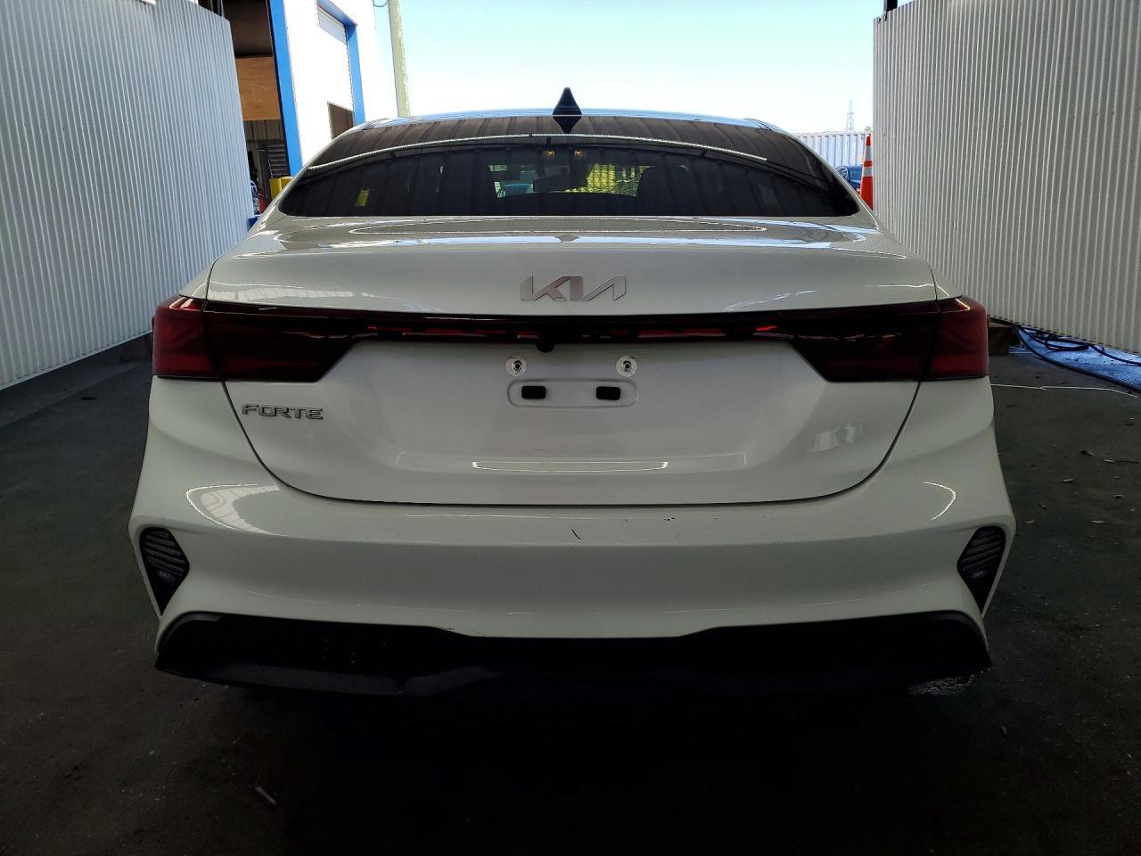 2024 Kia Forte Lxs - zdjęcie 6