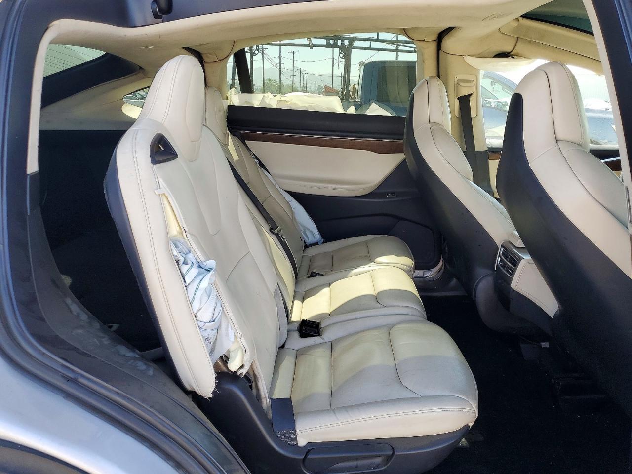 2017 Tesla Model X - zdjęcie 11