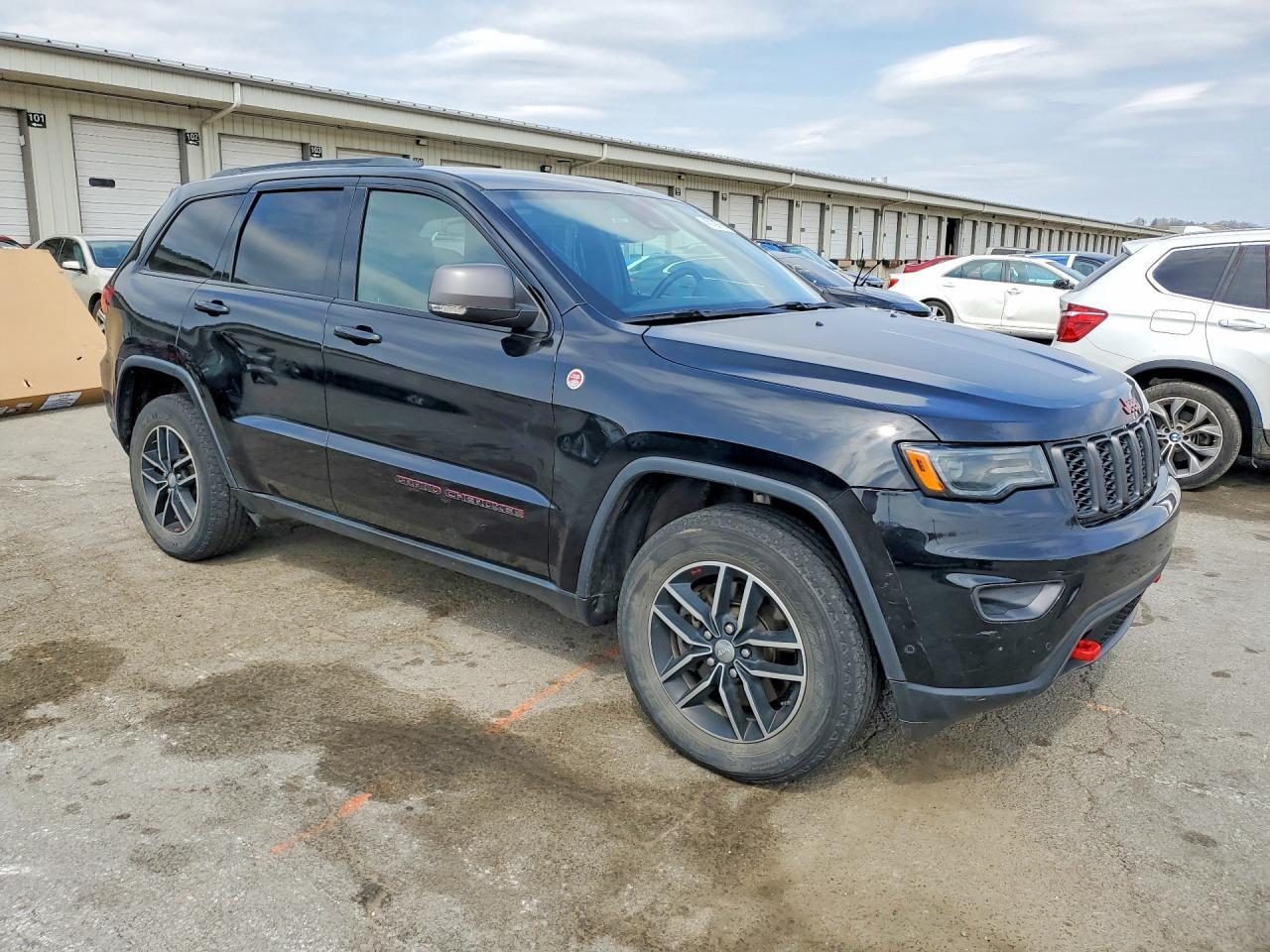 2018 Jeep Grand Cherokee Trailhawk - zdjęcie 4
