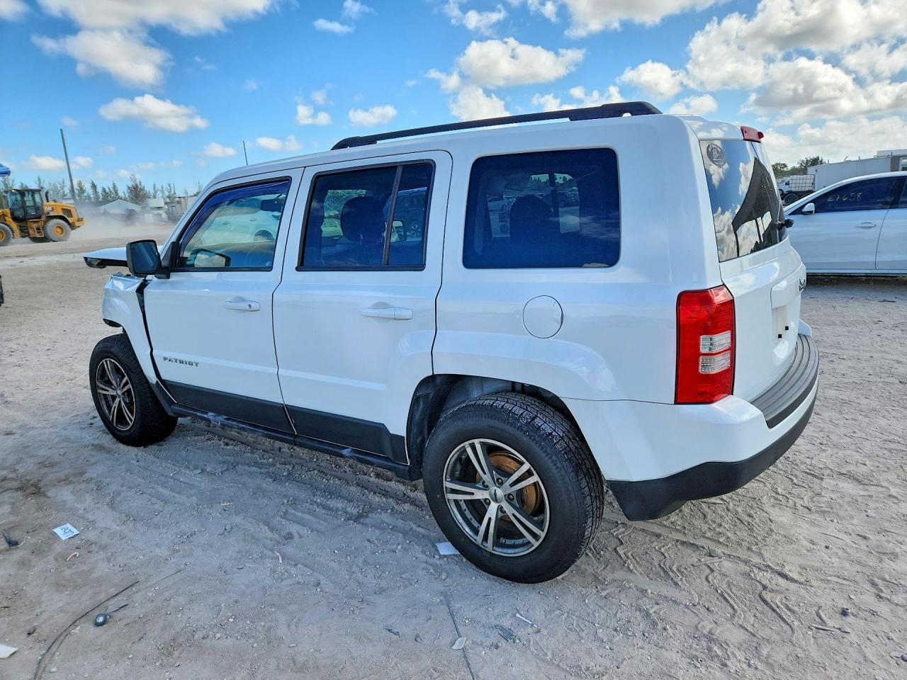2017 Jeep Patriot - zdjęcie 2