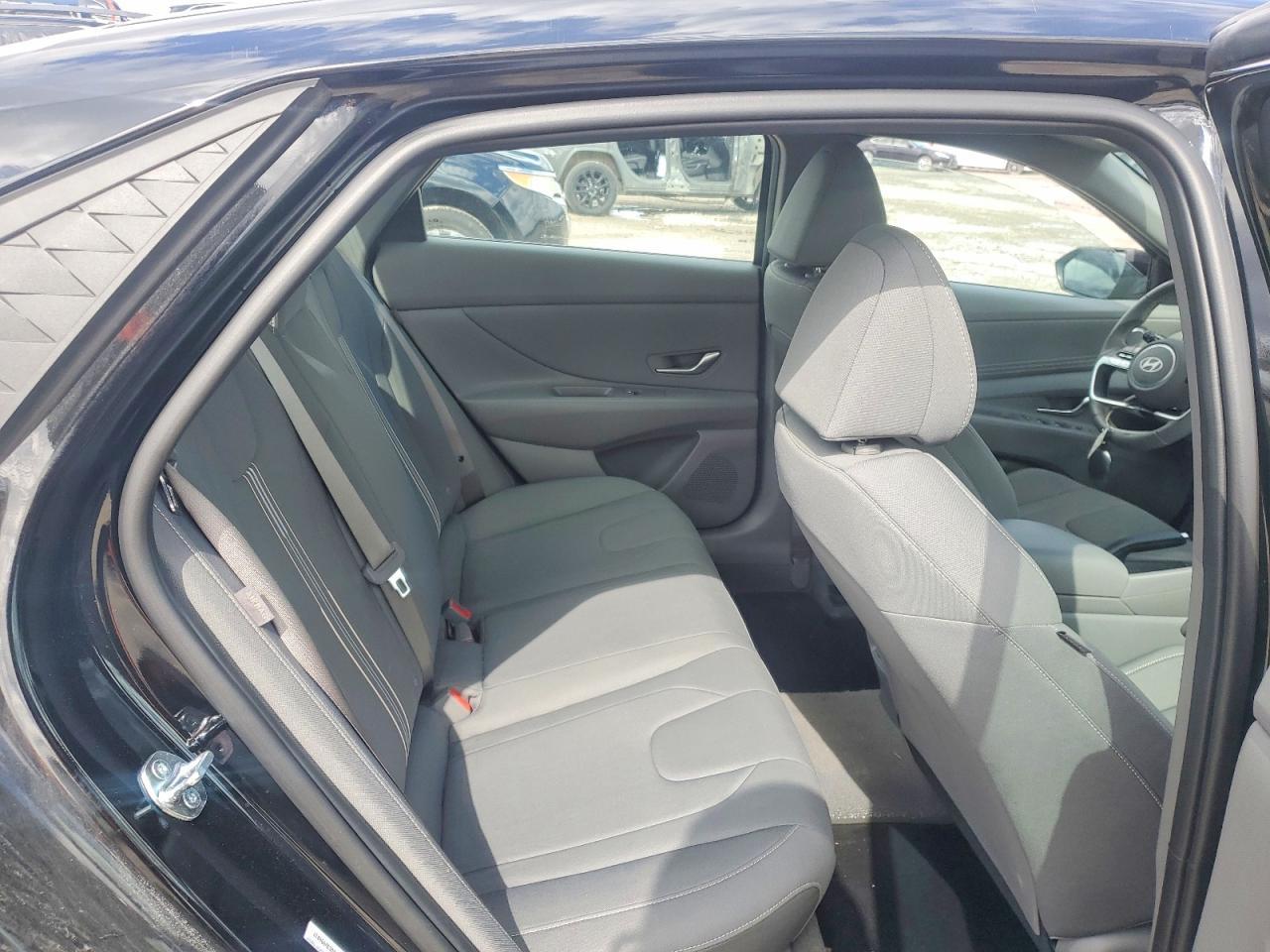 2025 Hyundai Elantra Sel Sport - zdjęcie 10