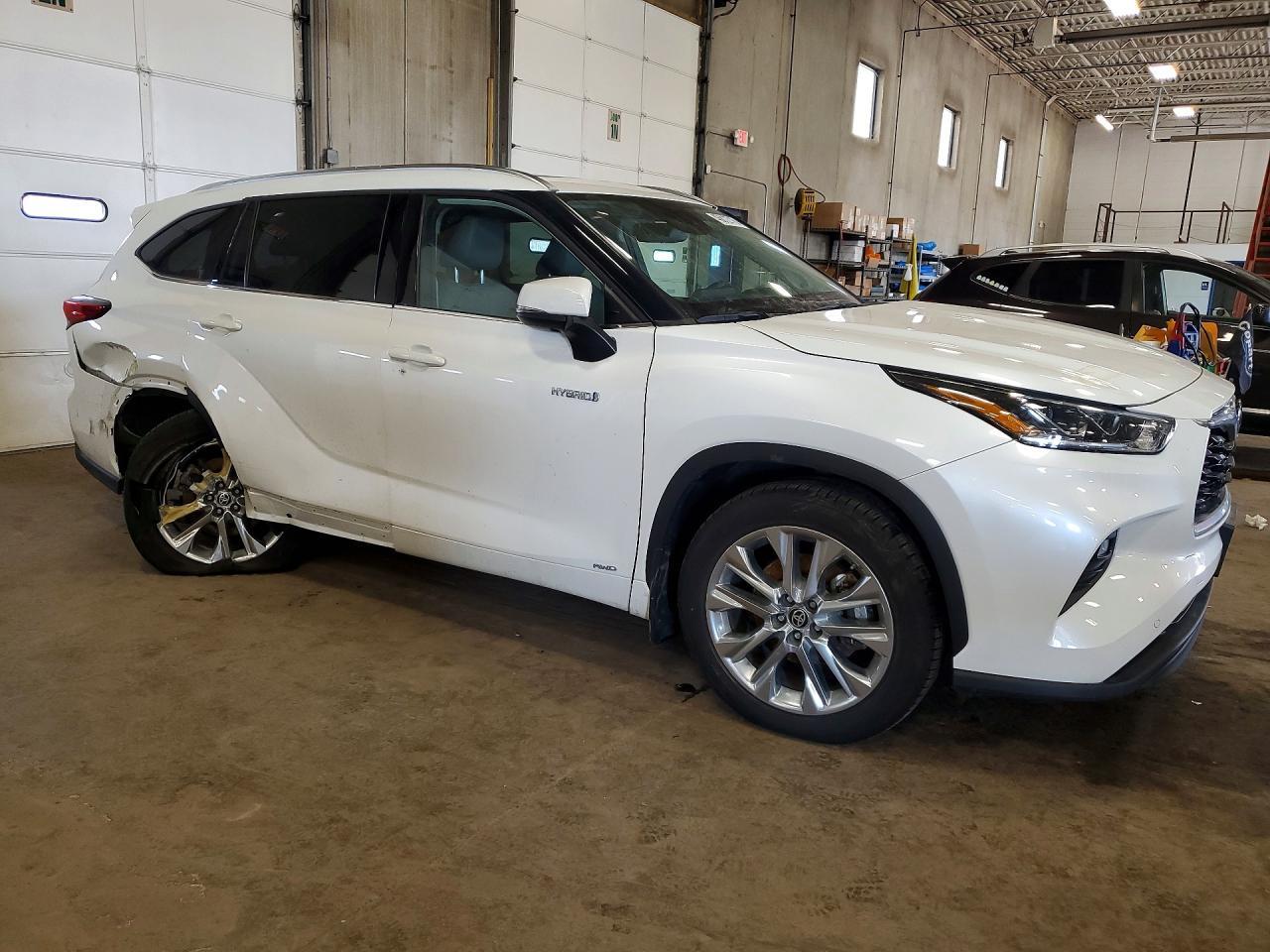 2021 Toyota Highlander Hybrid Limited - zdjęcie 4