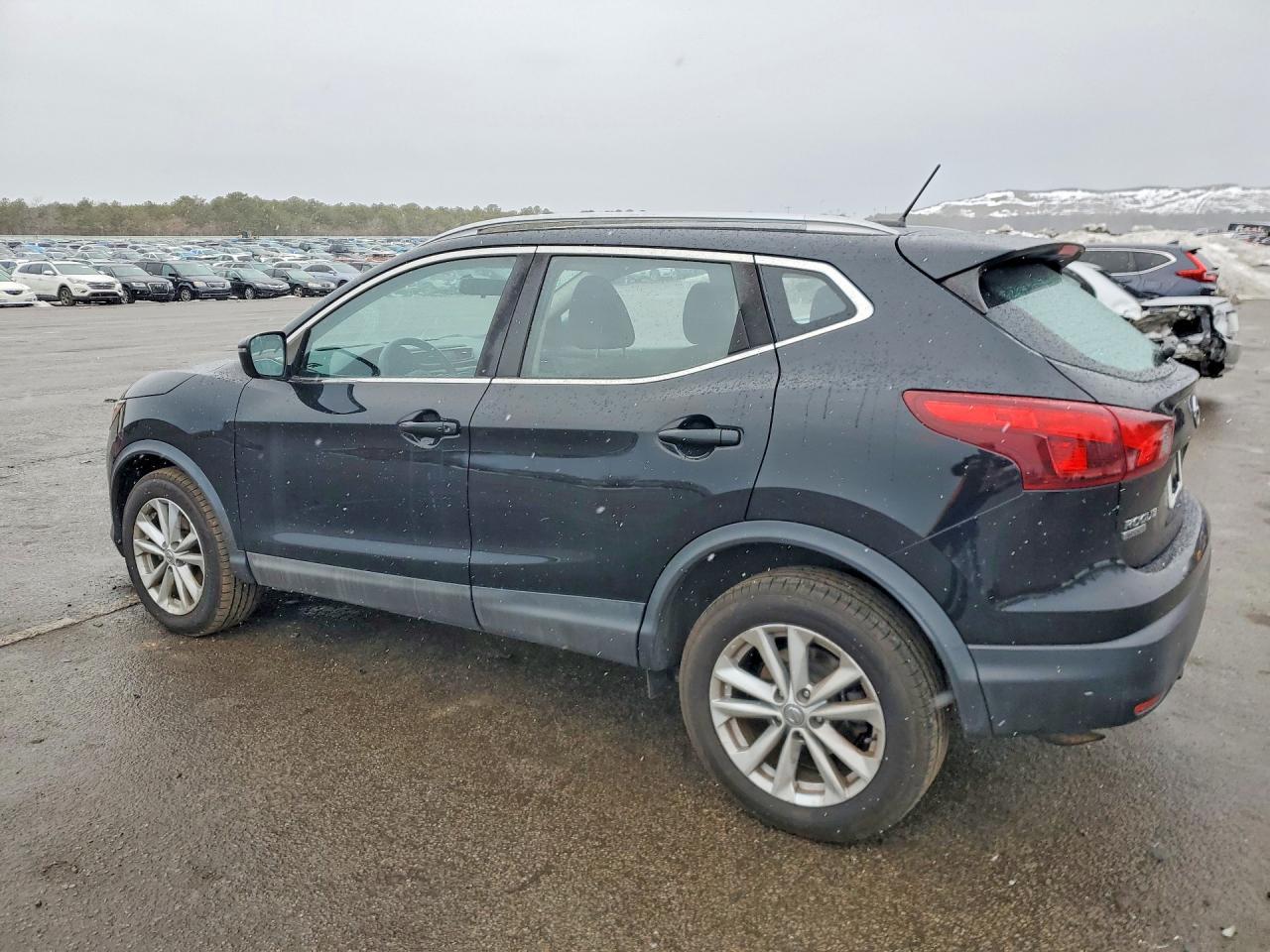 2017 Nissan Rogue Sport Sv - zdjęcie 2