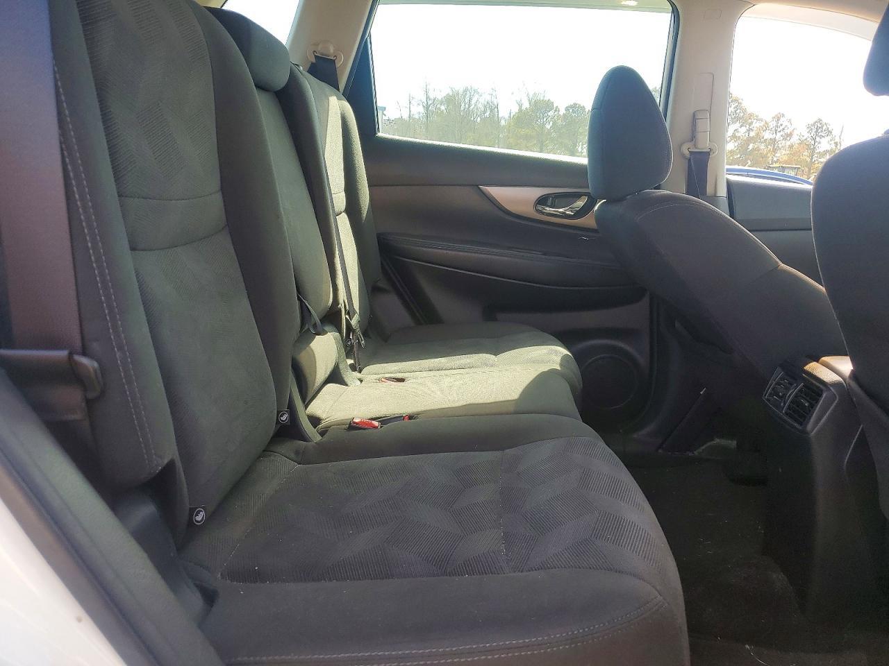 2016 Nissan Rogue S - zdjęcie 11