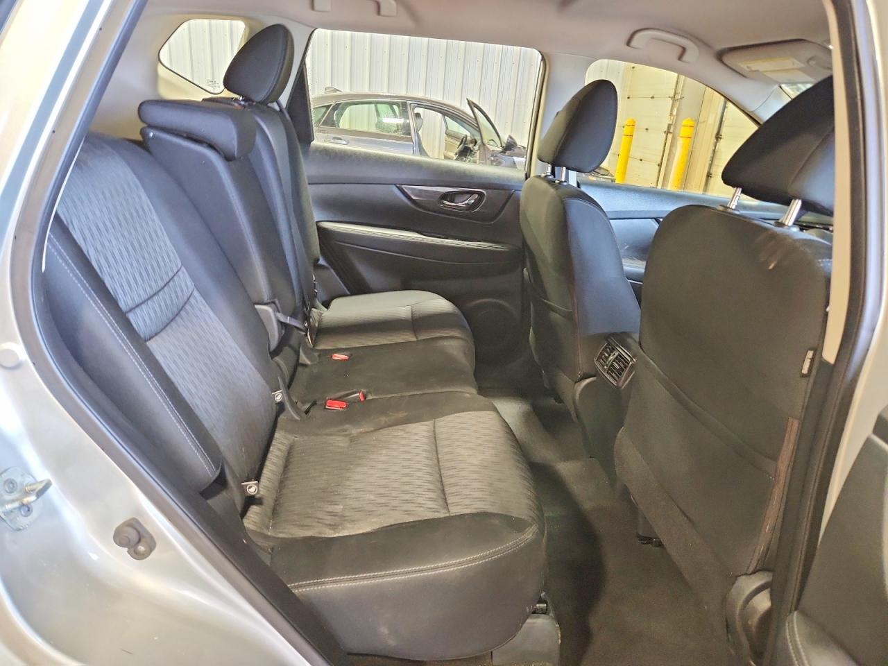 2017 Nissan Rogue S - zdjęcie 11