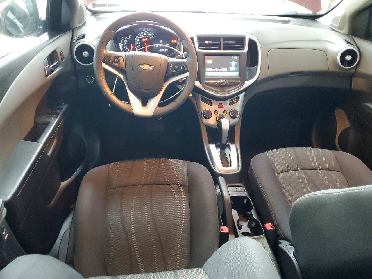 2017 Chevrolet Sonic Lt - zdjęcie 8