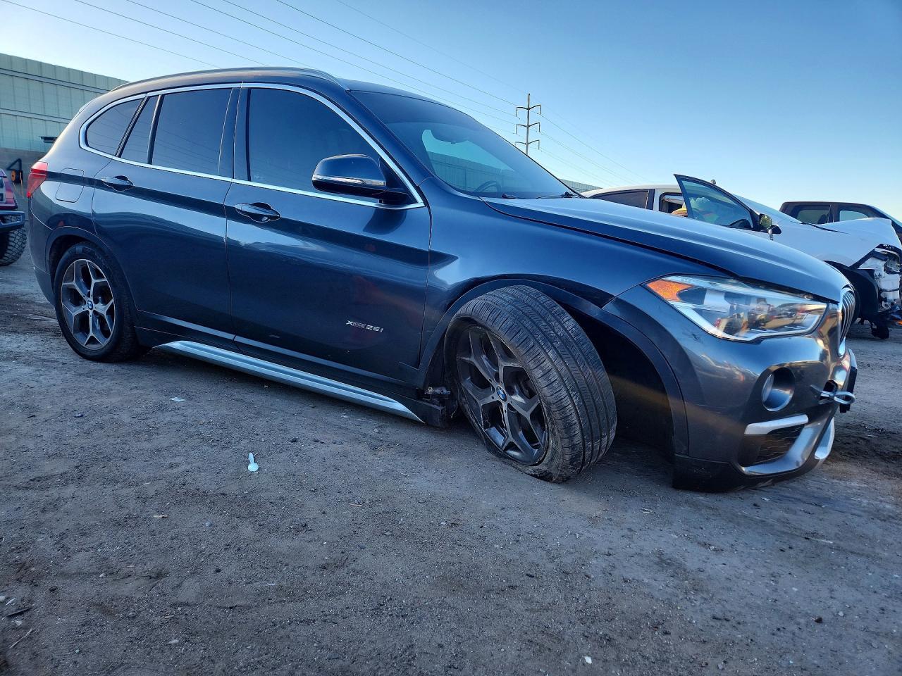 2017 BMW X1 xDrive28I - zdjęcie 4