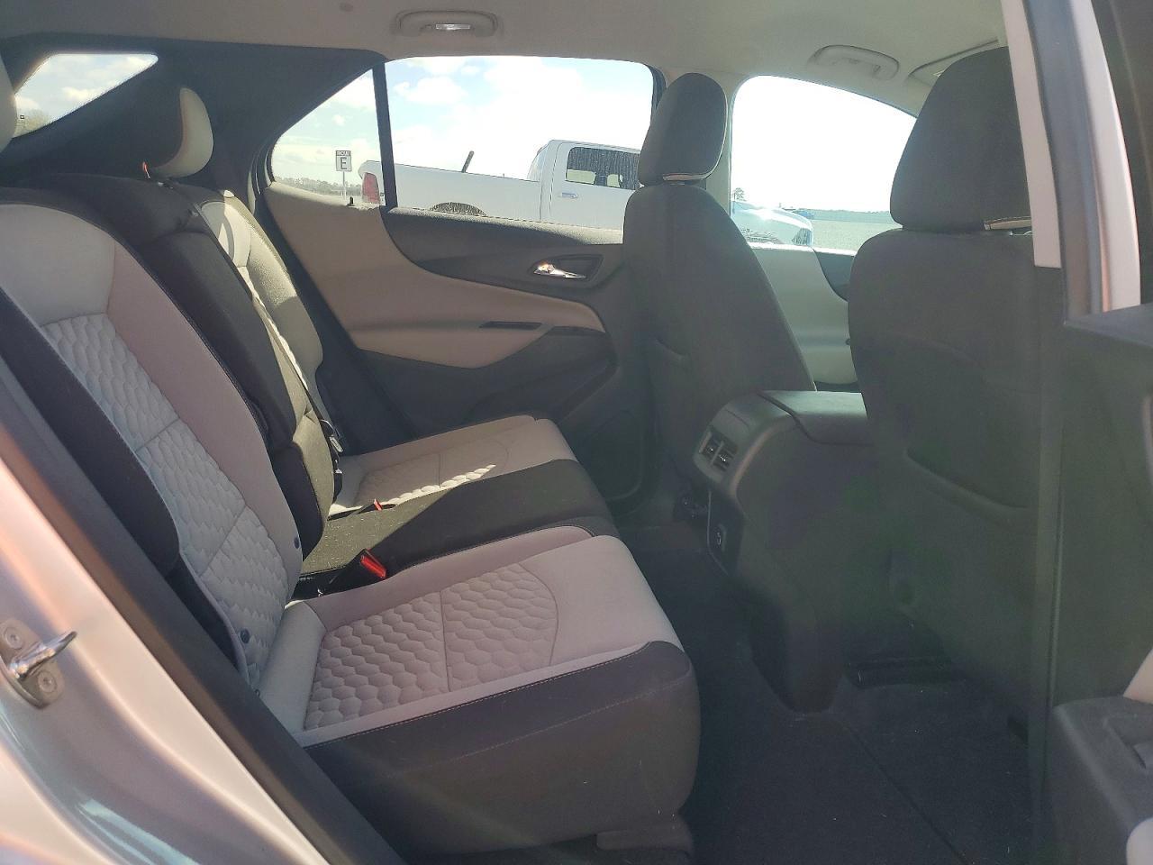 2020 Chevrolet Equinox Ls - zdjęcie 11