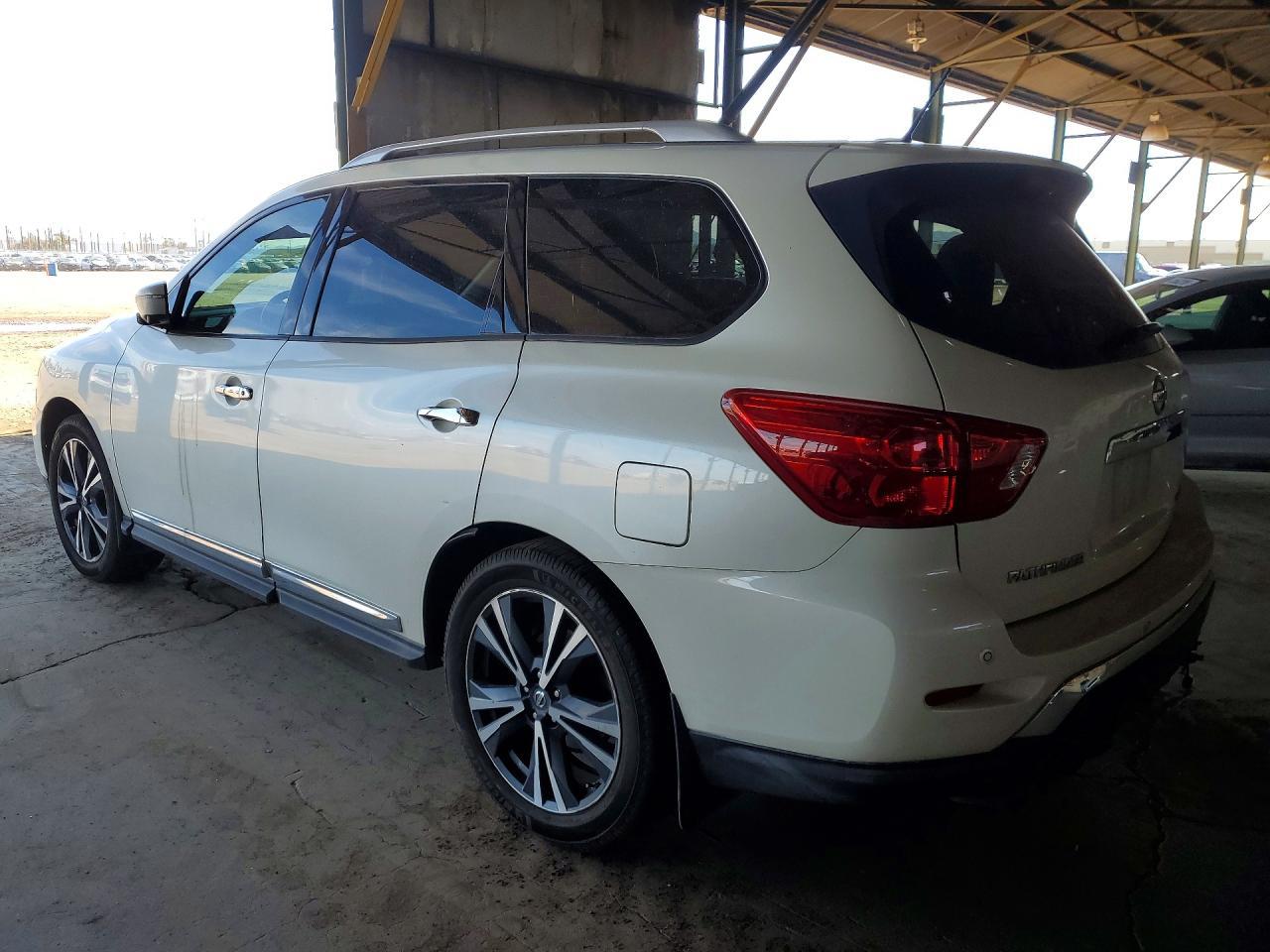 2018 Nissan Pathfinder Platinum - zdjęcie 2