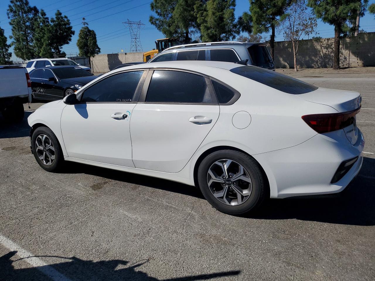 2019 Kia Forte Lxs - zdjęcie 2