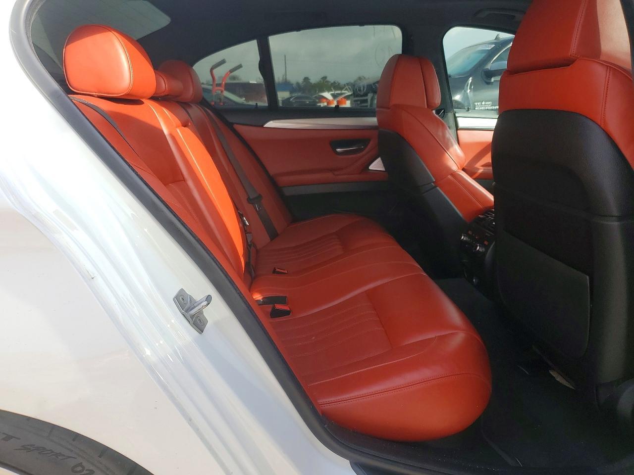 2016 BMW BMW M5 - zdjęcie 10