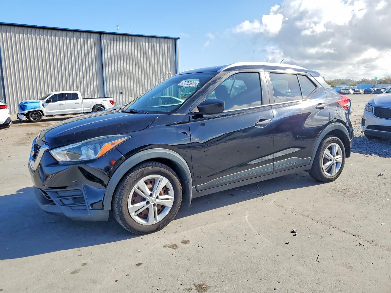 2018 Nissan Kicks S - zdjęcie główne