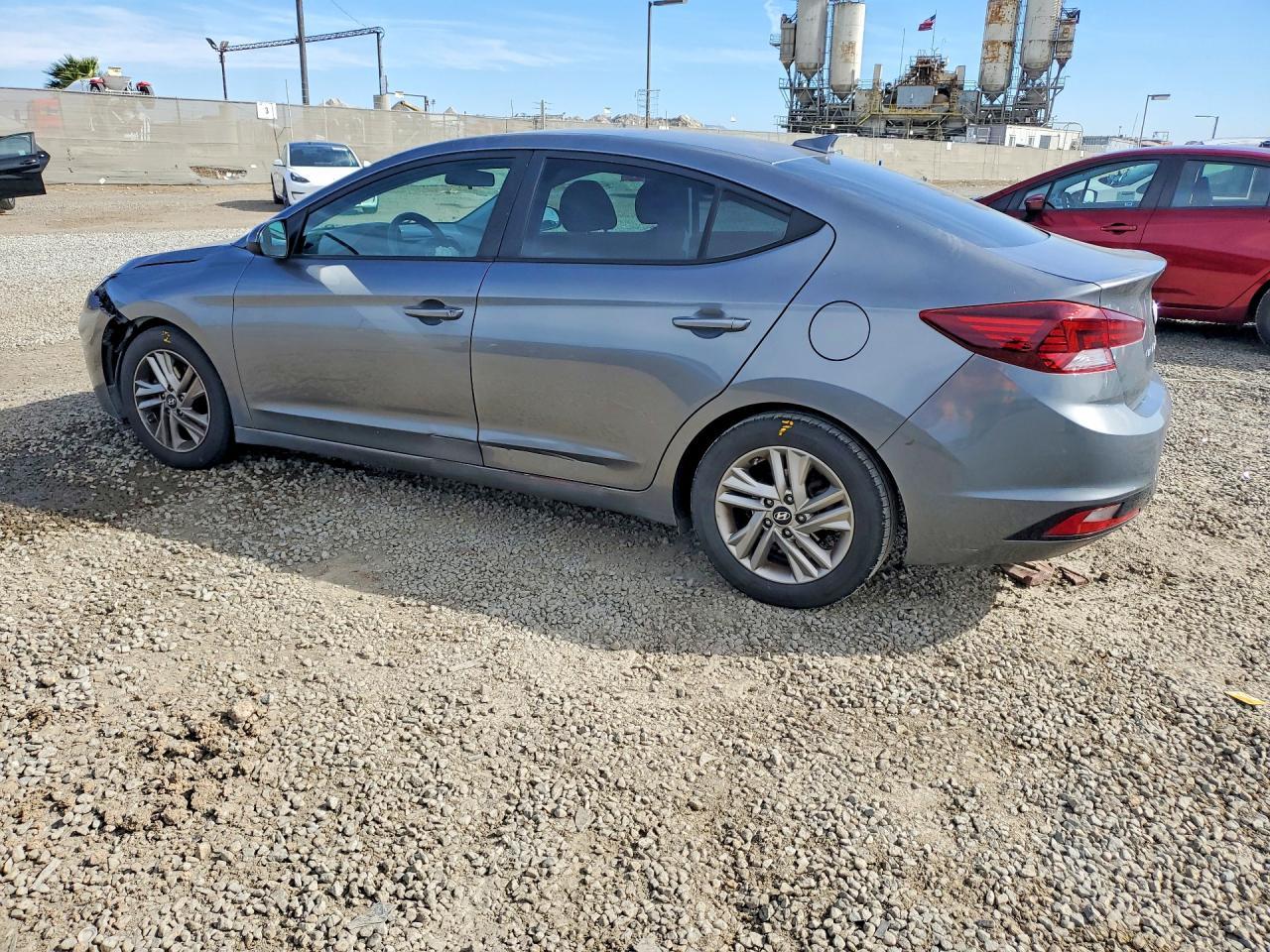 2019 Hyundai Elantra Sel - zdjęcie 2