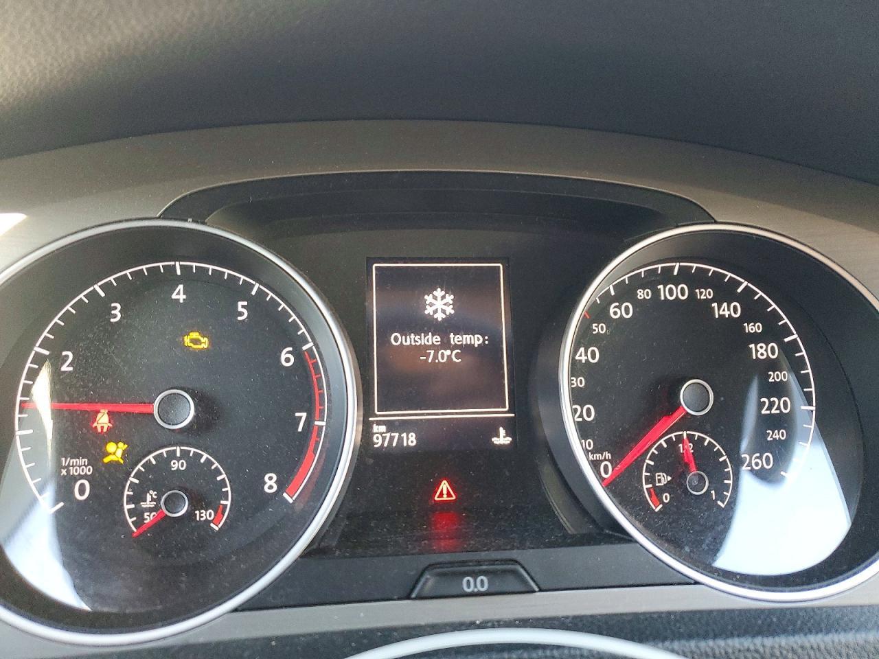 2016 Volkswagen Golf S - zdjęcie 9