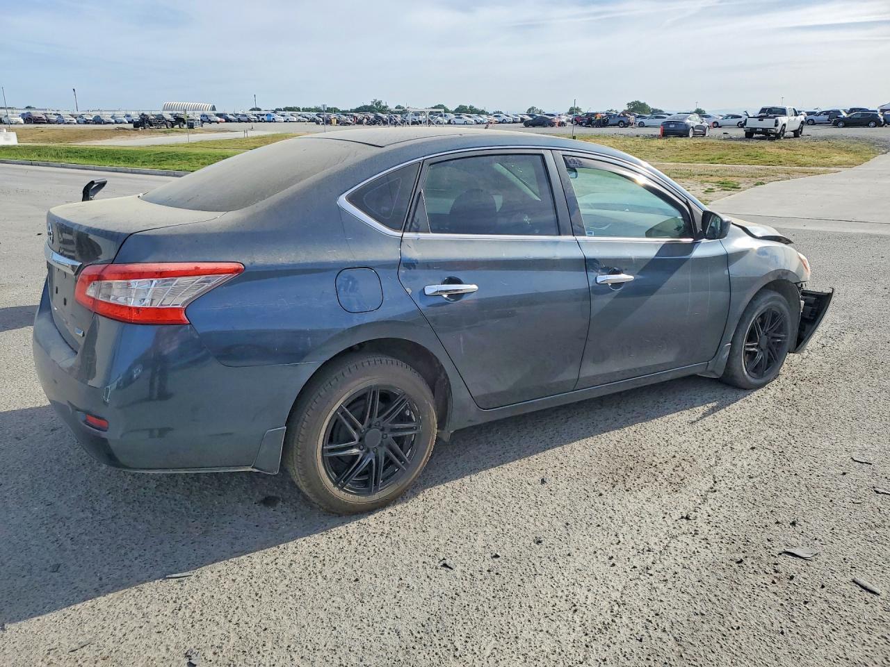2014 Nissan Sentra S - zdjęcie 3