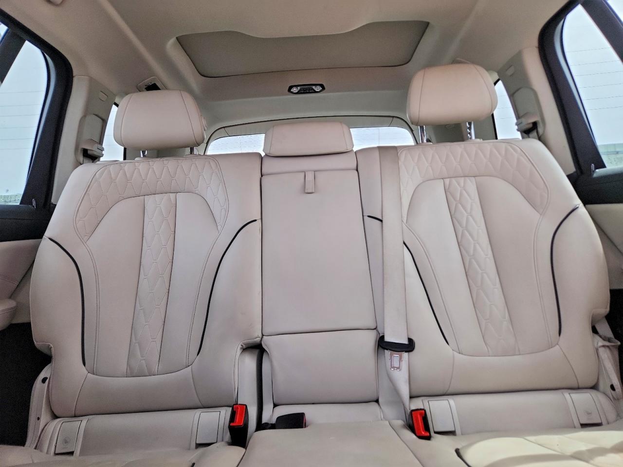 2022 BMW X7 xDrive40I - zdjęcie 10