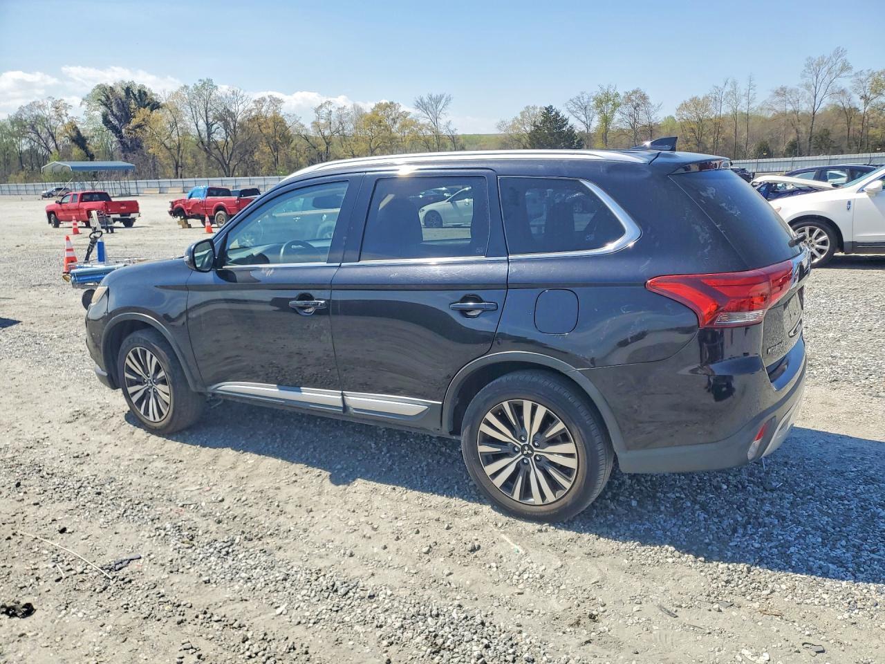 2019 Mitsubishi Outlander Se - zdjęcie 2