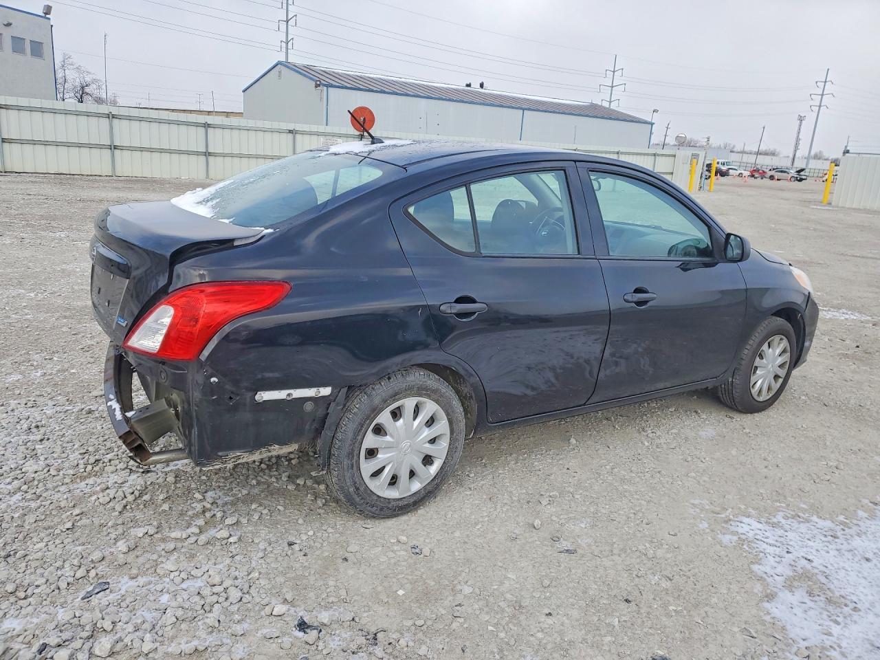 2014 Nissan Versa 1.6 S - zdjęcie 3