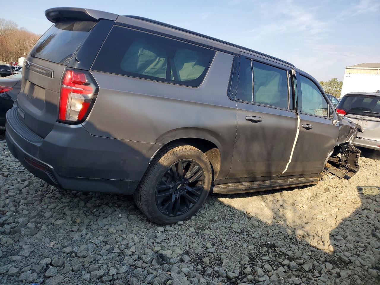 2021 Chevrolet Suburban K1500 Rst - zdjęcie 3